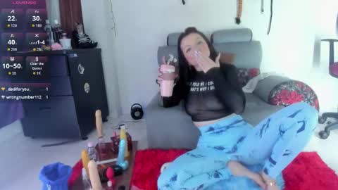 Snapshot of angierot2025 chatting on 12, 11, 2025 angierot2025 online show from 12, 11, 2025