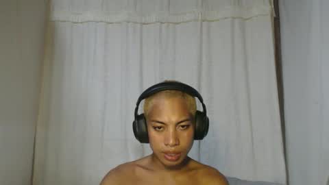 Snapshot of angolahugecock chatting on 6, 2, 2025 angolahugecock online show from 6, 2, 2025