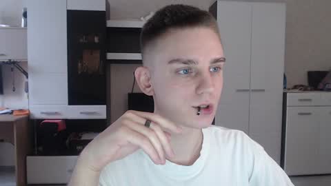 Snapshot of angryzan chatting on 15, 1, 2025 vodka online show from 15, 1, 2025