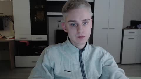 Snapshot of angryzan chatting on 11, 2, 2025 vodka online show from 11, 2, 2025