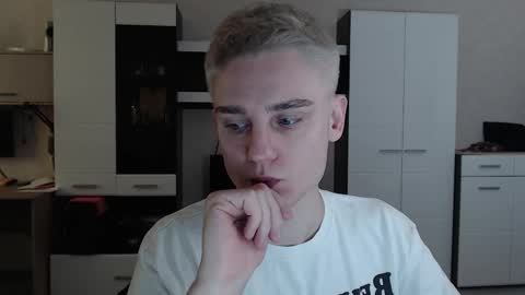 Snapshot of angryzan chatting on 17, 2, 2025 vodka online show from 17, 2, 2025