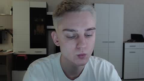 Snapshot of angryzan chatting on 17, 2, 2025 vodka online show from 17, 2, 2025