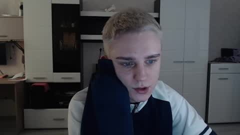 Snapshot of angryzan chatting on 19, 2, 2025 vodka online show from 19, 2, 2025