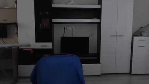Snapshot of angryzan chatting on 4, 3, 2025 vodka online show from 4, 3, 2025