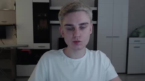 Snapshot of angryzan chatting on 5, 3, 2025 vodka online show from 5, 3, 2025