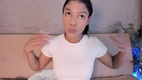 Snapshot of angy_avila chatting on 17, 11, 2025 angy_avila online show from 17, 11, 2025