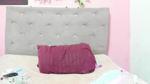 Snapshot of aniaross18 chatting on 27, 2, 2025 aniaross18 online show from 27, 2, 2025
