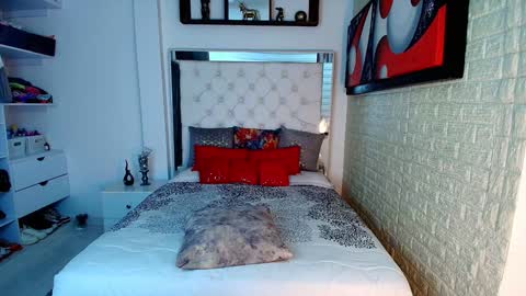 laura  online show from 31, 10, 2025