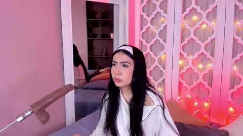 aniie_west online show from 19, 2, 2025