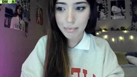 Snapshot of anisa_sweet chatting on 27, 9, 2025 Anisa Moan from LovenseWet from Tip MenuOpen for Private online show from 27, 9, 2025