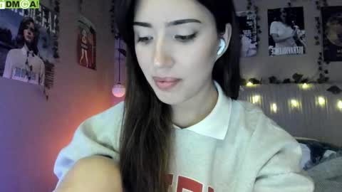 Snapshot of anisa_sweet chatting on 12, 10, 2025 Anisa Moan from LovenseWet from Tip MenuOpen for Private online show from 12, 10, 2025