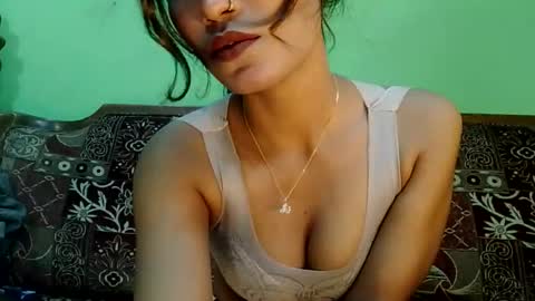 Sweet69 online show from 3, 6, 2026