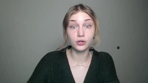 Snapshot of anisiaaa_lovesyou chatting on 24, 10, 2025 Anisia online show from 24, 10, 2025