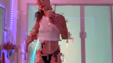 Snapshot of anita__hills chatting on 4, 10, 2025 anita__hills online show from 4, 10, 2025