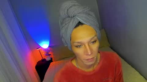 Snapshot of anitacruisze chatting on 2, 10, 2025 Miss Ann online show from 2, 10, 2025