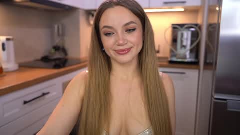 Im Anita thumb up me please its important online show from 5, 4, 2026