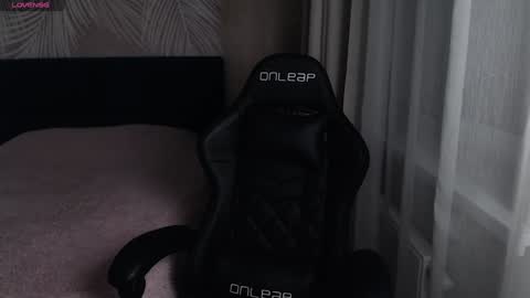 Snapshot of anmary11 chatting on 7, 1, 2025 mary online show from 7, 1, 2025