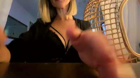 Anna online show from 10, 7, 2026