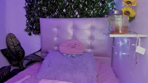 Snapshot of anna_blade_ chatting on 4, 12, 2025 ANNA online show from 4, 12, 2025