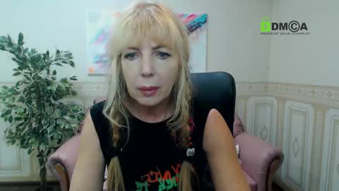 Anna Ditrih online show from 5, 12, 2024