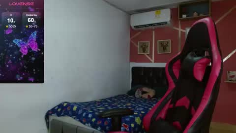 Snapshot of anna_lus1 chatting on 28, 12, 2024 lus online show from 28, 12, 2024