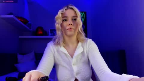 Snapshot of anna_robinson chatting on 5, 3, 2026 Anna online show from 5, 3, 2026