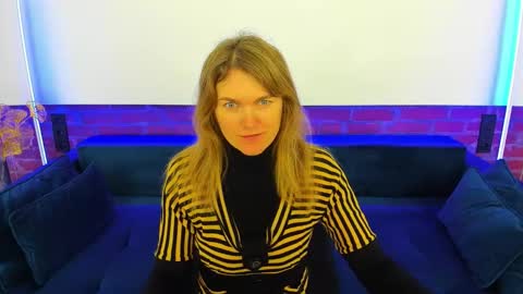 Snapshot of annabel_xxx chatting on 9, 11, 2025 Annabel online show from 9, 11, 2025