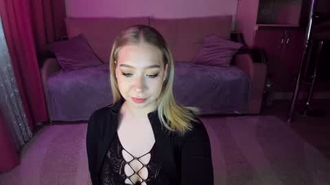 Snapshot of annabelle_art chatting on 3, 2, 2025 Annabelle online show from 3, 2, 2025