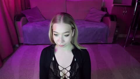 Snapshot of annabelle_art chatting on 3, 2, 2025 Annabelle online show from 3, 2, 2025