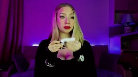 Snapshot of annabelle_art chatting on 16, 2, 2025 Annabelle online show from 16, 2, 2025
