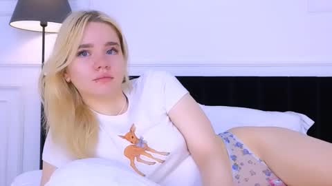 Snapshot of annabellelu chatting on 28, 9, 2025 AnnaBelle online show from 28, 9, 2025