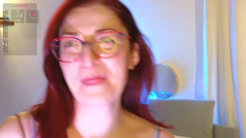 Snapshot of annahaunter chatting on 23, 12, 2024 Alice online show from 23, 12, 2024