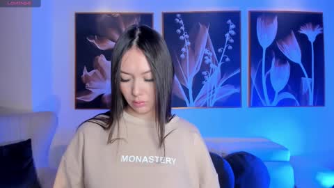 annahoffman_ online show from 16, 10, 2025