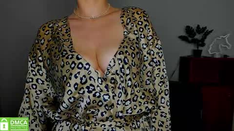 Snapshot of annakillian_kiss chatting on 2, 11, 2025 Anna online show from 2, 11, 2025