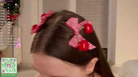 Snapshot of annamarie_foryou chatting on 14, 6, 2026 Holly Molly Im Polly online show from 14, 6, 2026