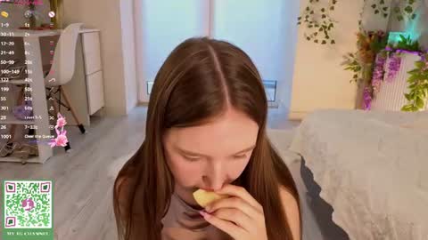 Snapshot of annamarie_foryou chatting on 2, 7, 2026 Holly Molly Im Polly online show from 2, 7, 2026