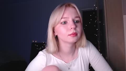 Snapshot of annamilky chatting on 11, 3, 2025 annamilky online show from 11, 3, 2025