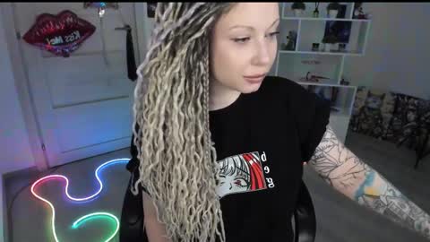 Snapshot of annanebula chatting on 9, 4, 2026 Anna online show from 9, 4, 2026