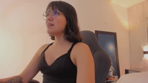 Snapshot of annaralein chatting on 5, 12, 2025 Annara Lein online show from 5, 12, 2025