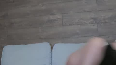 annasplash online show from 10, 9, 2025