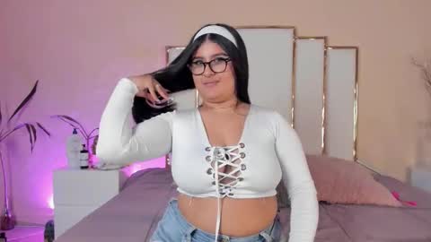 Snapshot of annaswift_ chatting on 16, 10, 2025 Anna online show from 16, 10, 2025