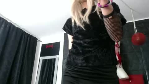 Snapshot of anne_castle86 chatting on 30, 10, 2025 Anne online show from 30, 10, 2025