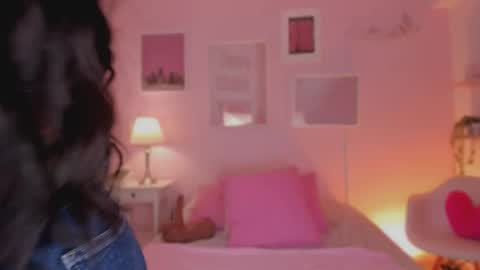 Anne  online show from 7, 3, 2025