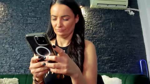 Snapshot of annesins chatting on 10, 10, 2025 annesins online show from 10, 10, 2025