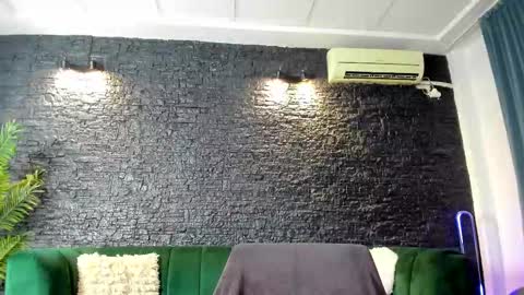 Snapshot of annesins chatting on 28, 10, 2025 annesins online show from 28, 10, 2025