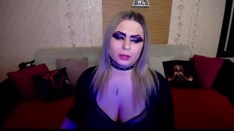 AnnessixReign online show from 6, 3, 2025