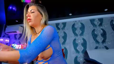 Snapshot of anneswhite chatting on 8, 10, 2025 Ana online show from 8, 10, 2025