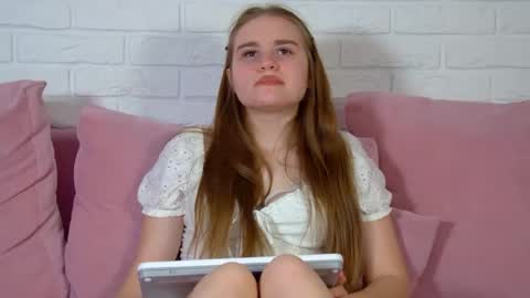 AnnetBennette online show from 15, 7, 2026