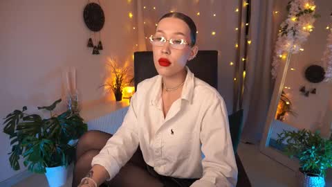 Snapshot of annettelane chatting on 9, 10, 2025 Anna online show from 9, 10, 2025