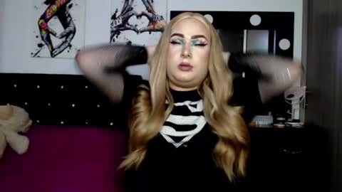 Anne VanHelsing online show from 6, 8, 2026